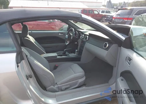 2009 Ford Mustang V6/V6 Premium from USA, damaged, VIN 1ZVHT84N095114611